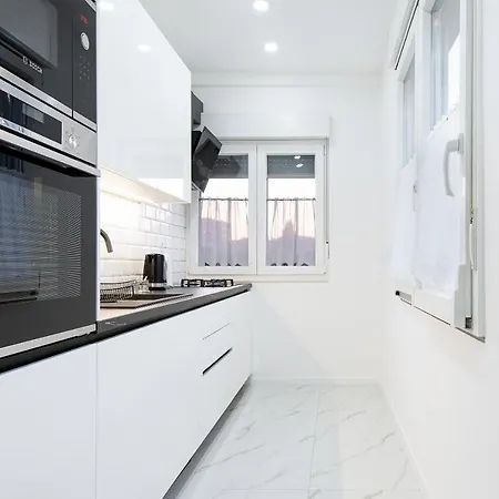 New! Luxury Dona * Split